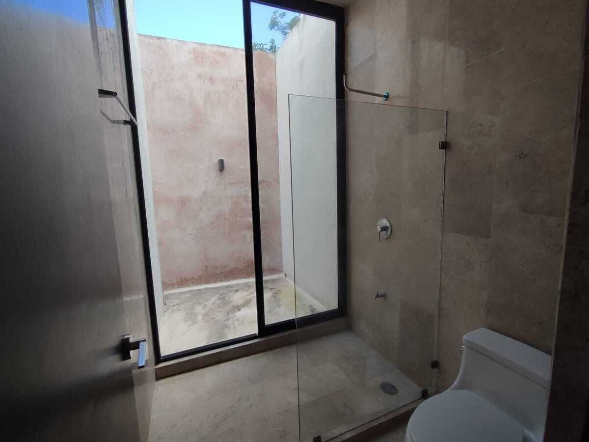 18 de 21: baño principal