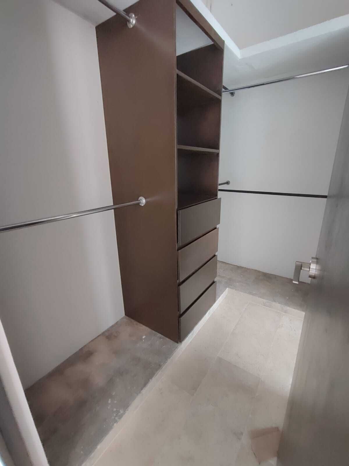 20 de 21: closet