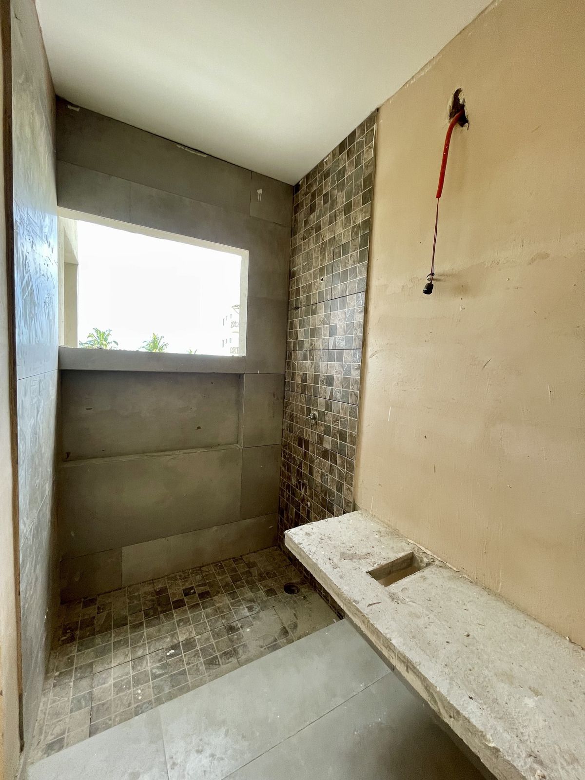 24 de 37: AVANCE BAÑOS