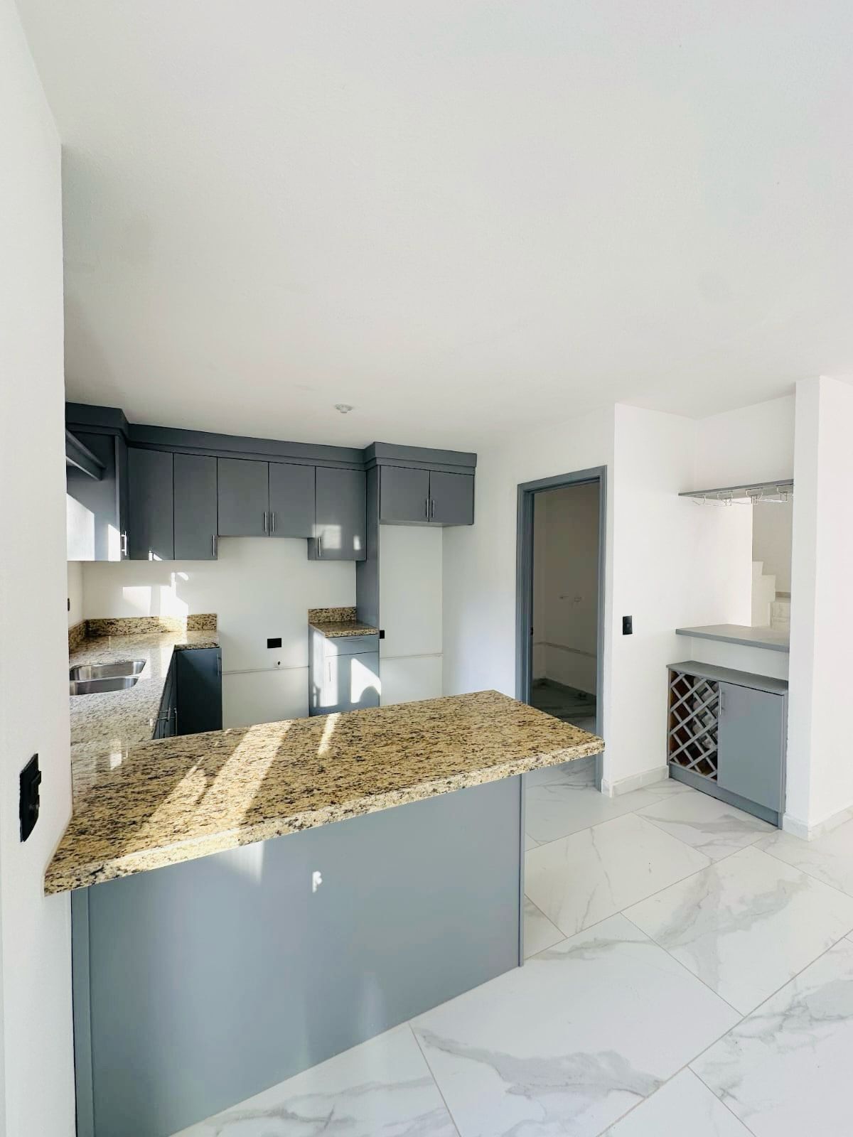 7 of 14: Cocina