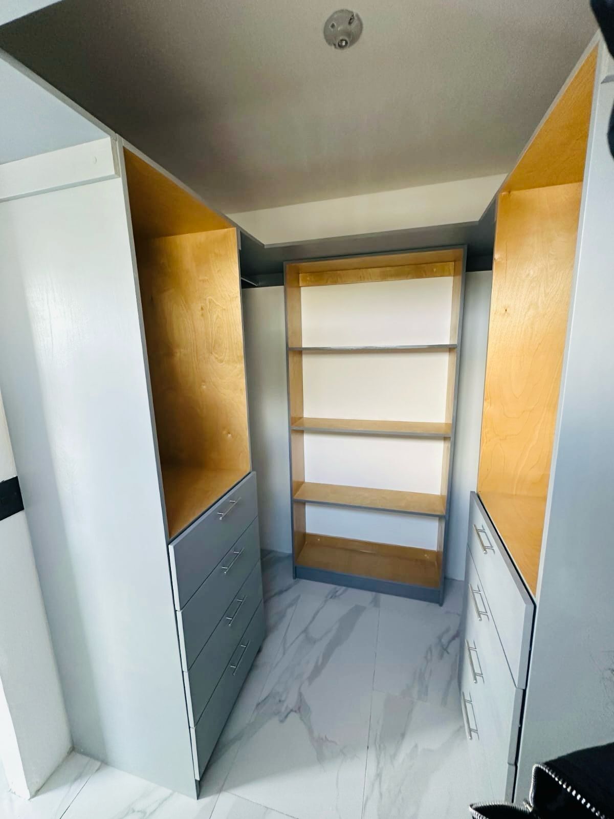13 of 14: Walk in closet