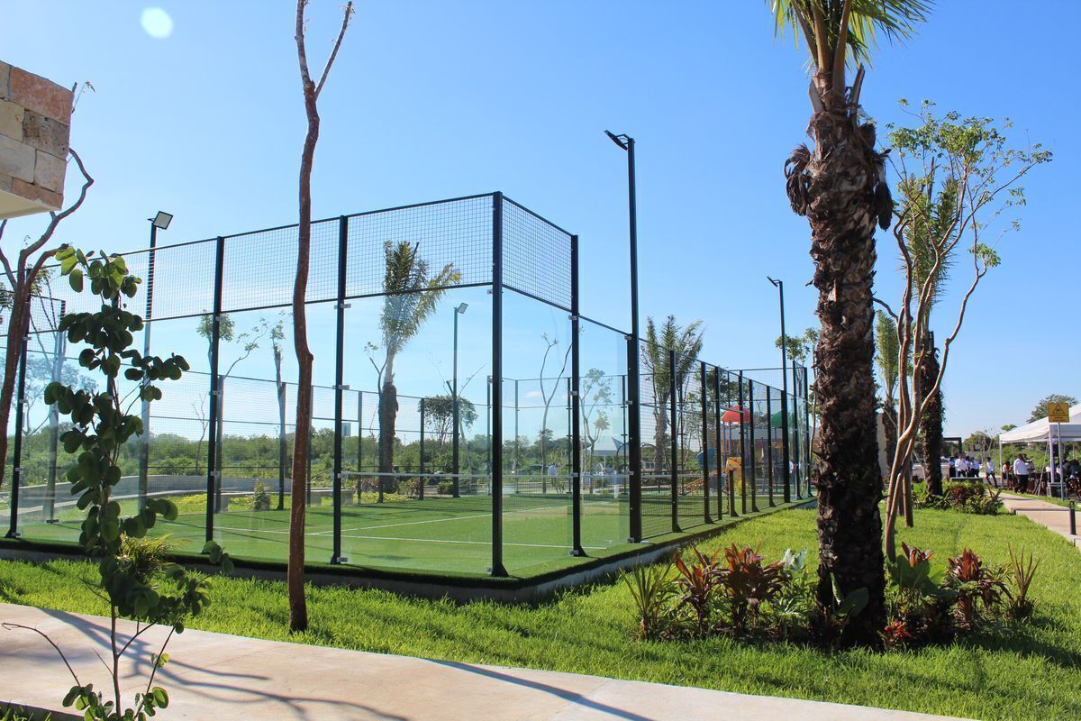 12 de 18: AMENIDADES PADEL