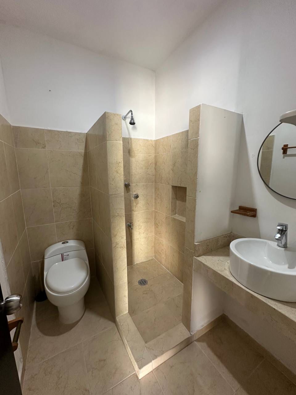 5 de 19: baño en cuarto PB