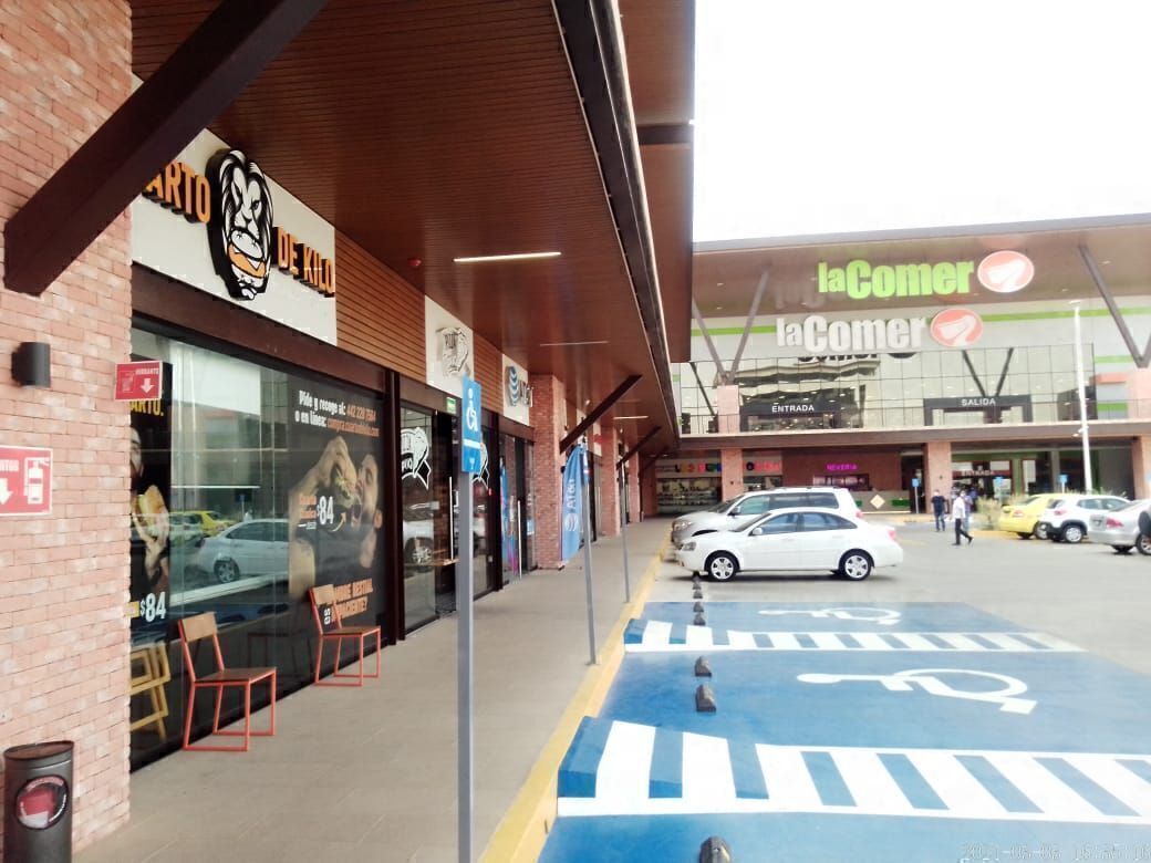 3 of 9: Local en renta en el Refugio Querétaro