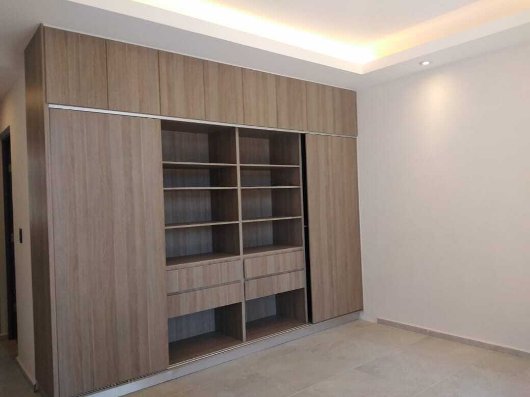 3 of 8: Recamara con closet