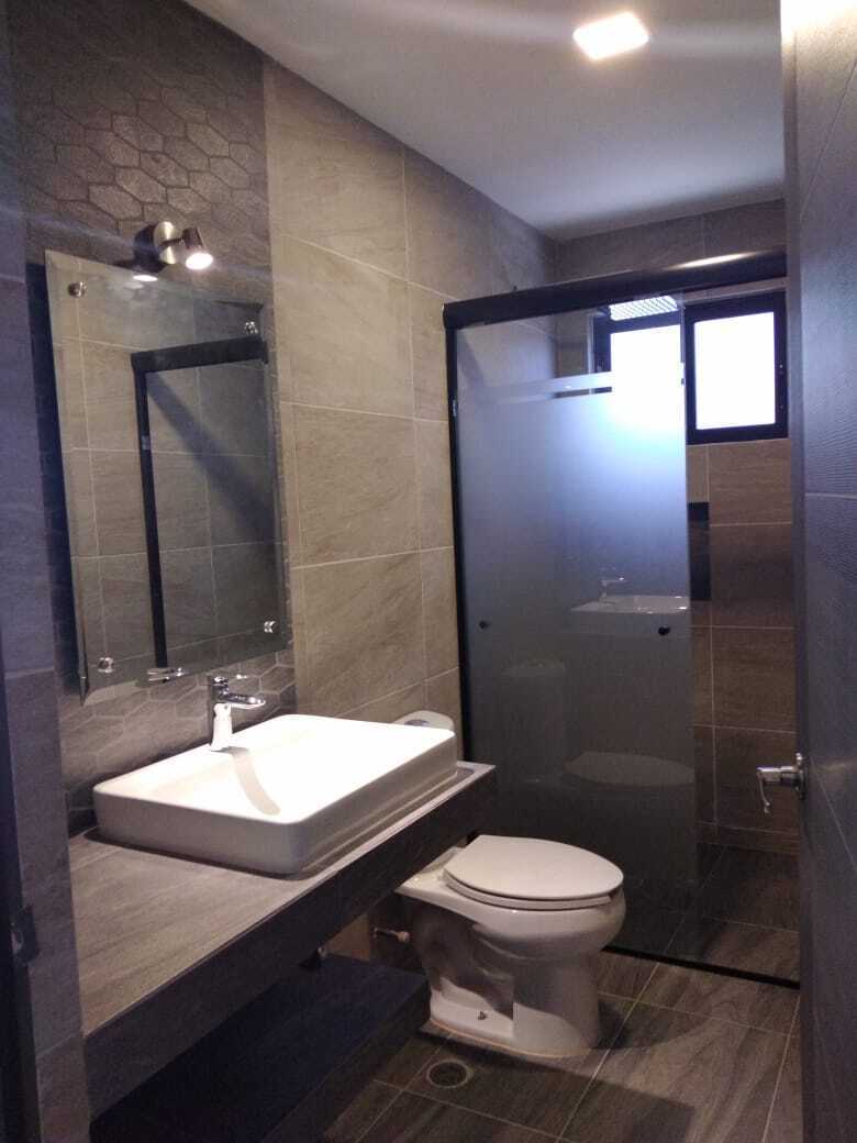 4 of 8: Baño completo