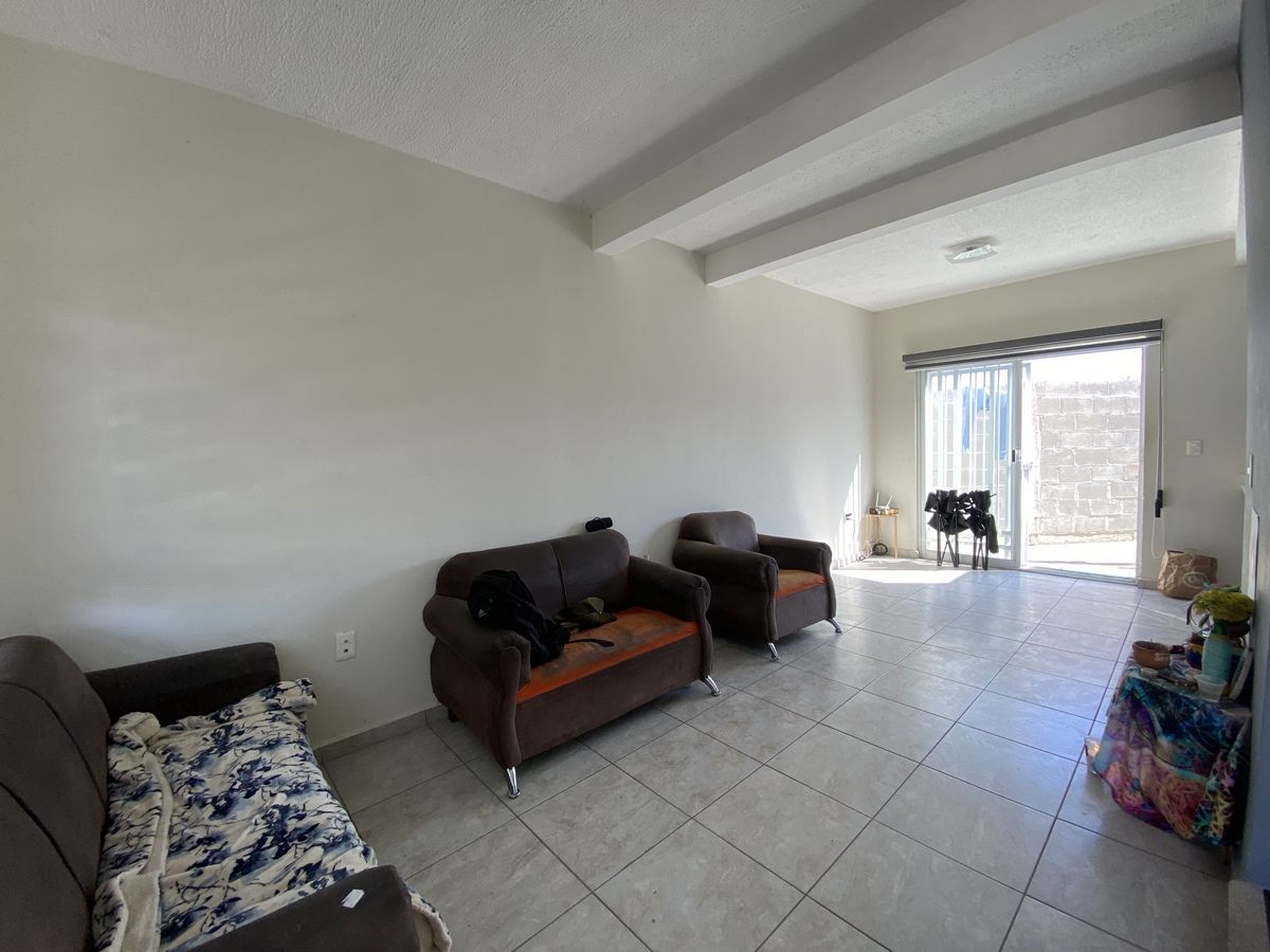 6 of 17: Sala-comedor