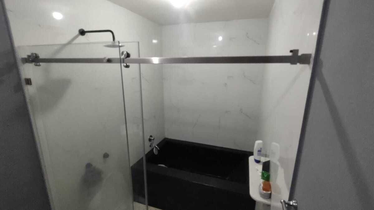 7 de 23: Baño de recamara principal