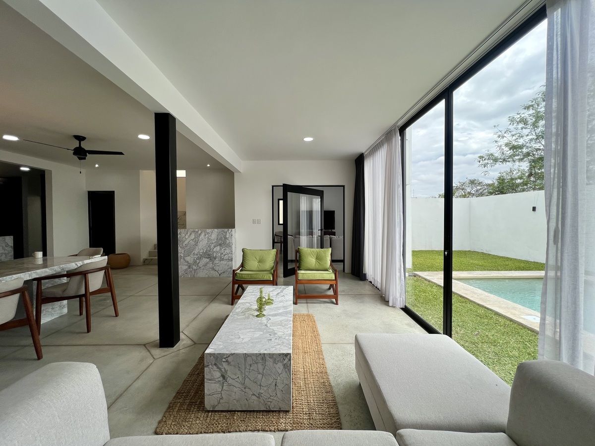 4 of 36: SALA