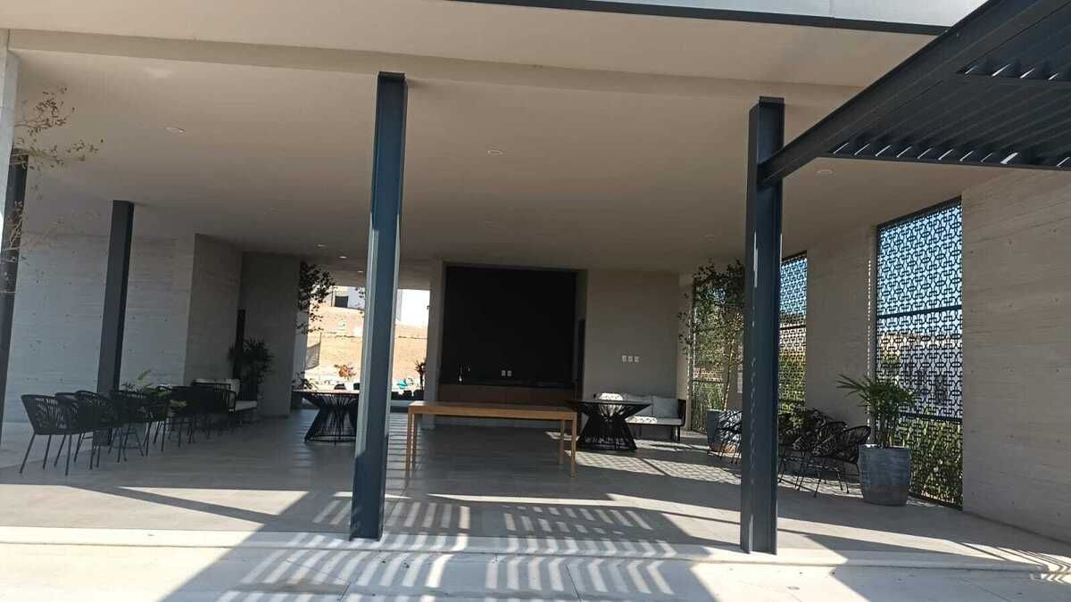 32 de 34: TERRAZA CASA CLUB