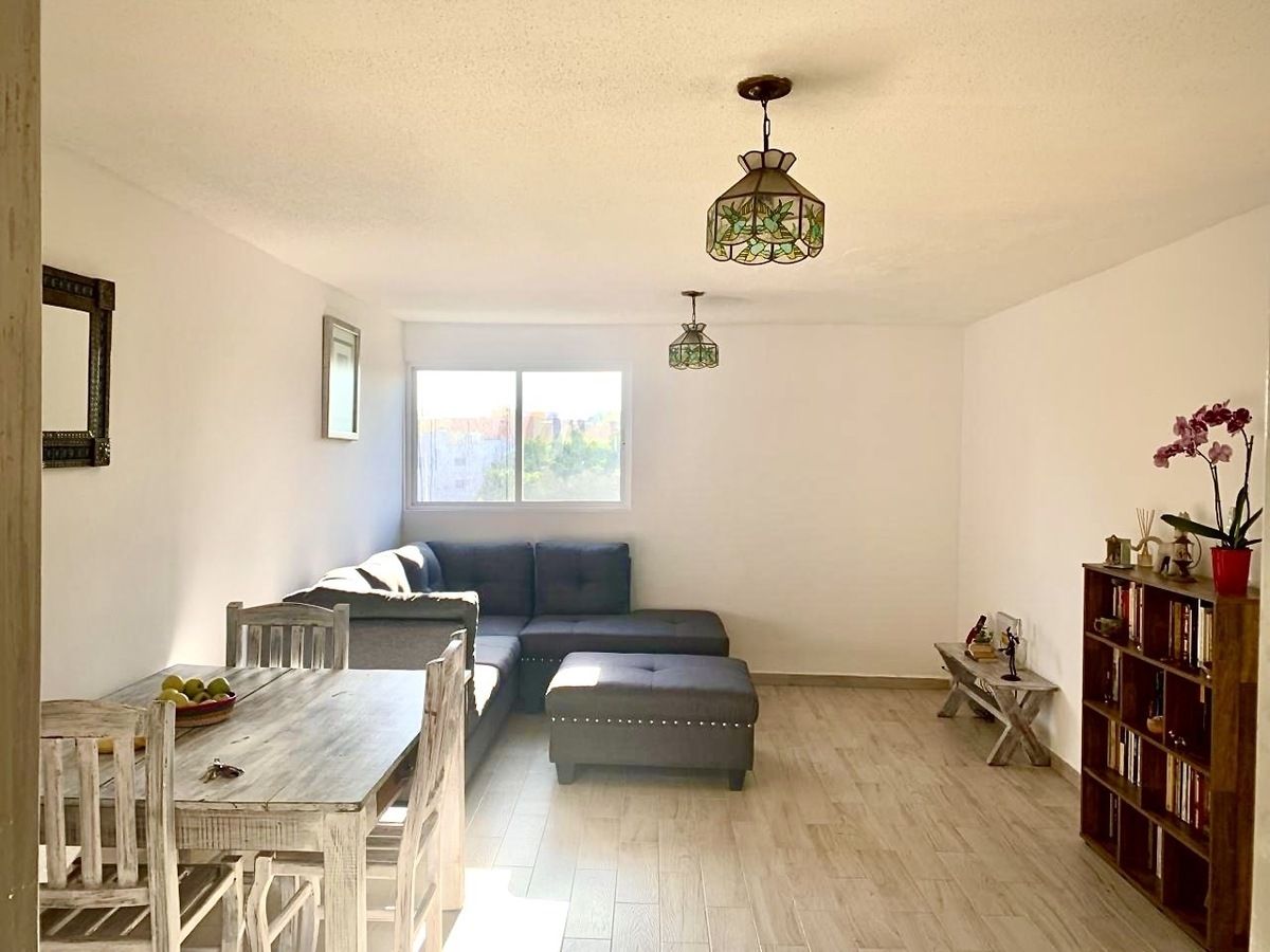 2 de 16: Amplia estancia para sala y comedor con buena iluminación
