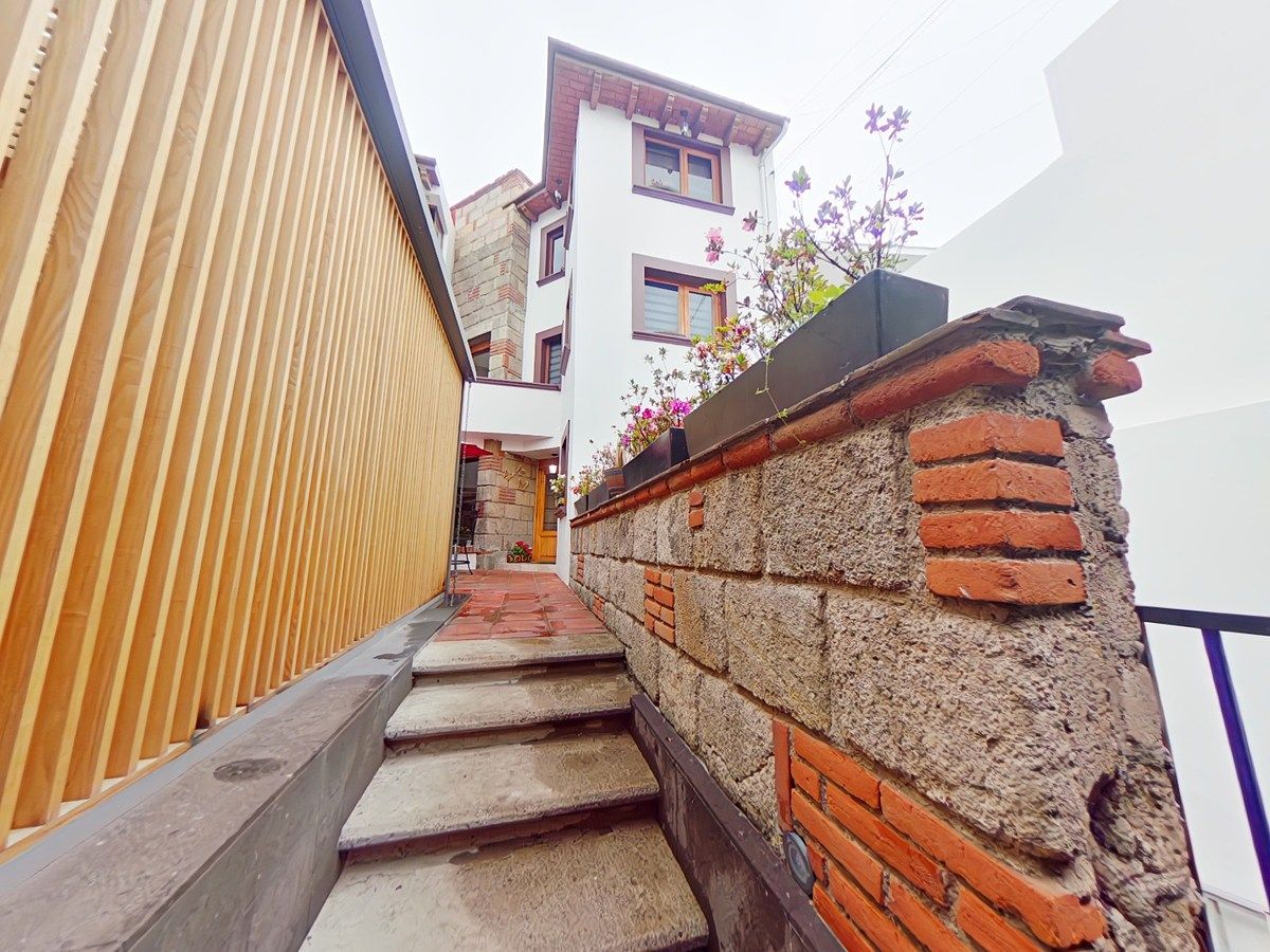 Hermosa casa en zona residencial, estilo contemporáneo mexicano - foto 3