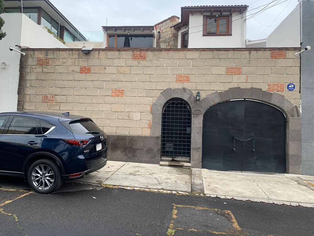 Hermosa casa en zona residencial, estilo contemporáneo mexicano - foto 2