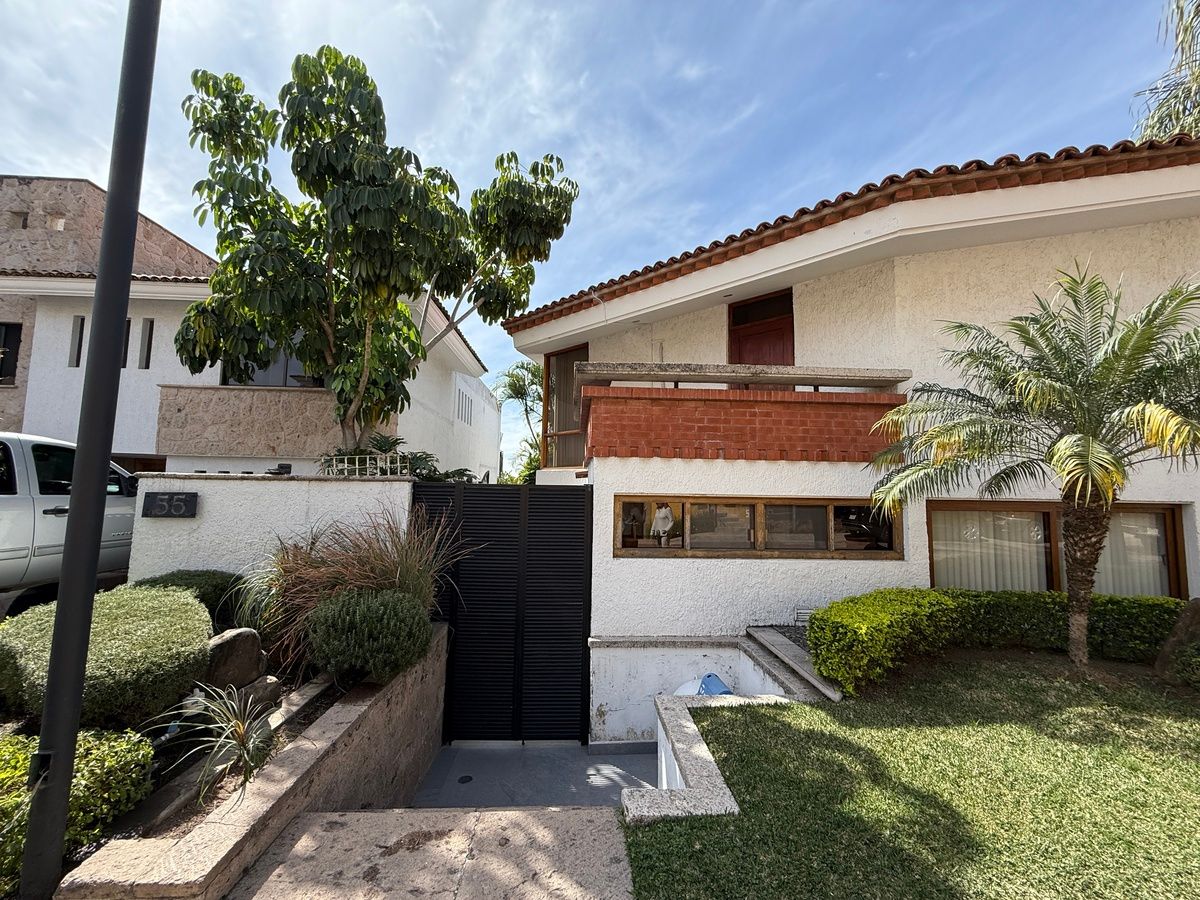 13 de 46: Ingreso de servicio en fachada