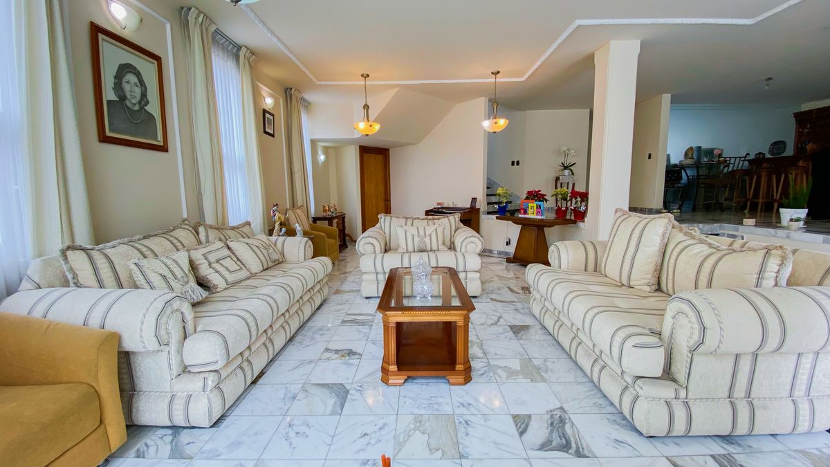 5 de 49: Sala