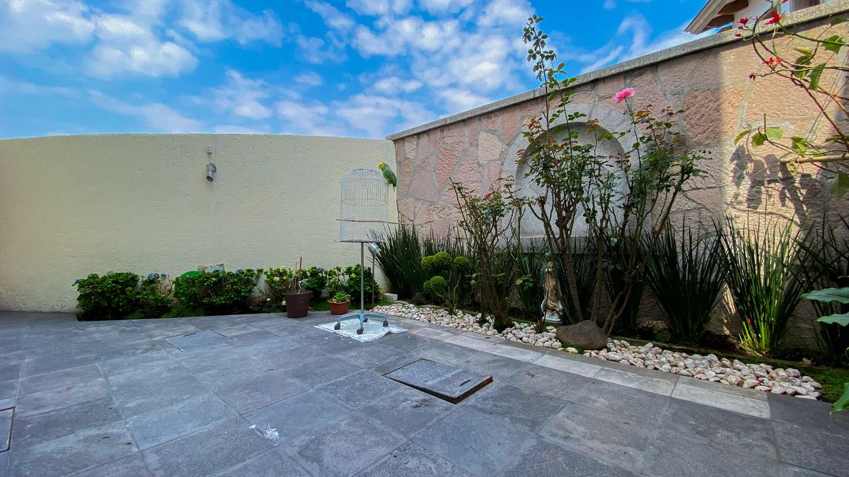 13 de 49: Patio Posterior
