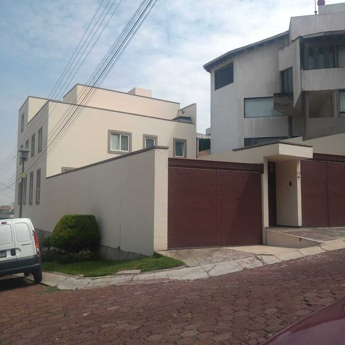 1 de 49: Fachada