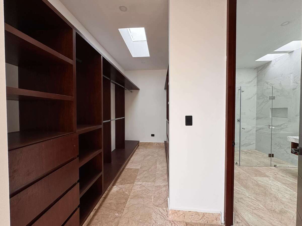 11 de 30: WALK IN CLOSET RECÁMARA PRINCIPAL