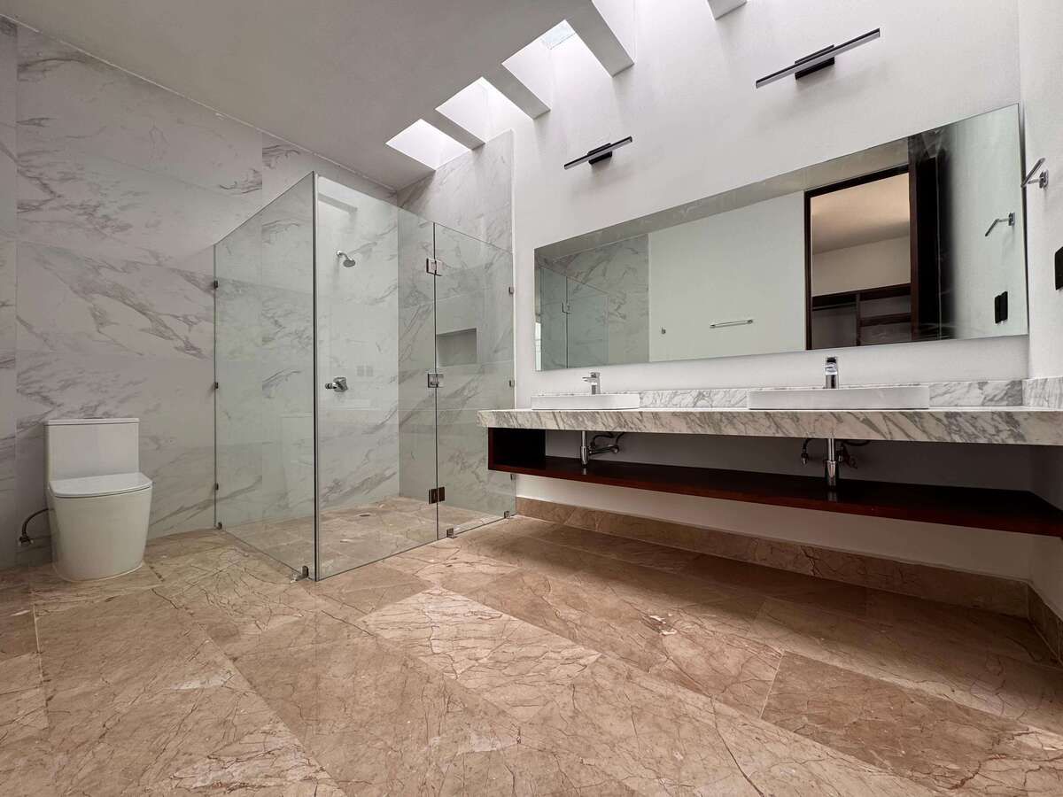 10 de 30: BAÑO RECÁMARA PRINCIPAL