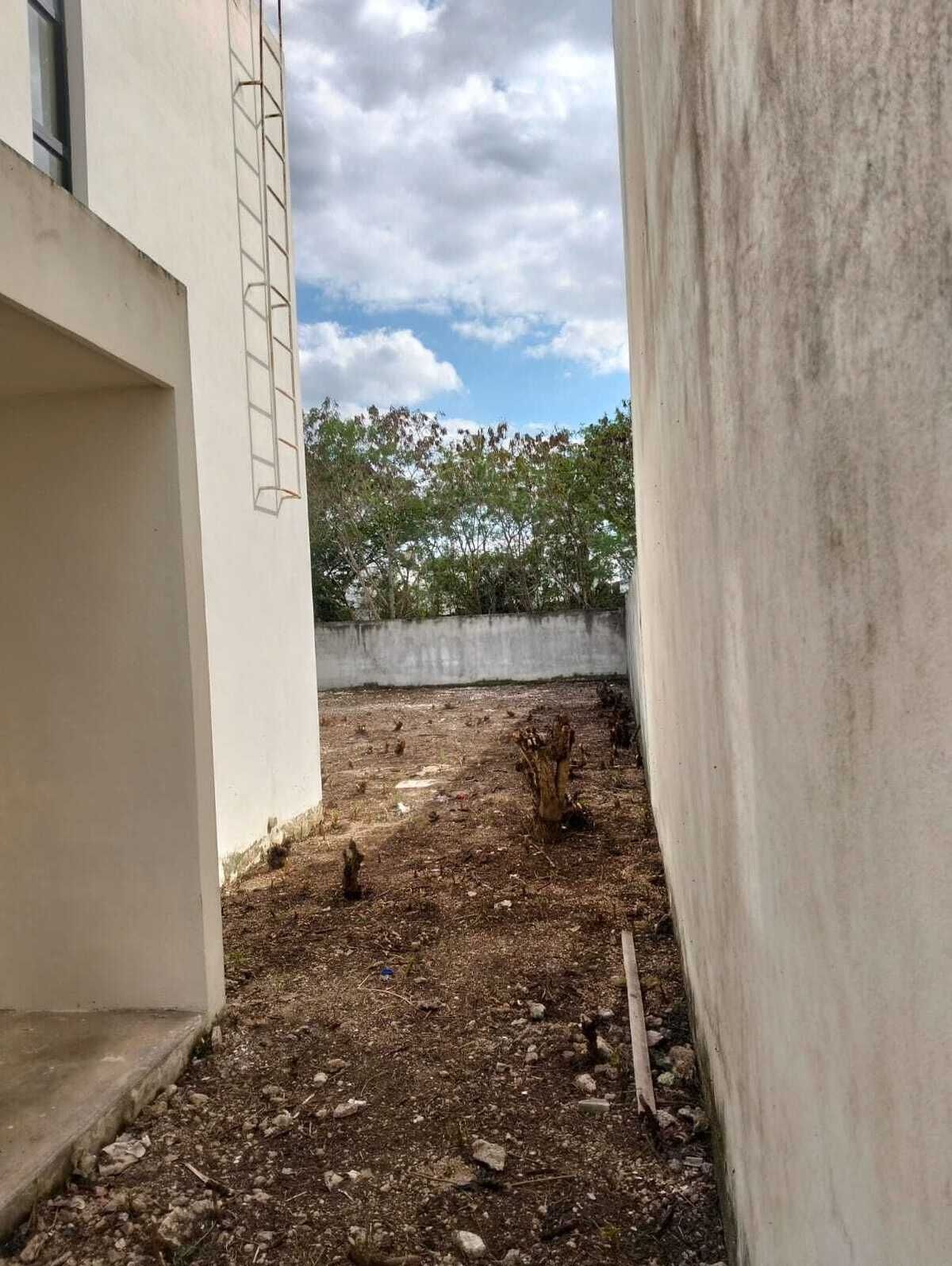 24 de 27: pasillo servicio