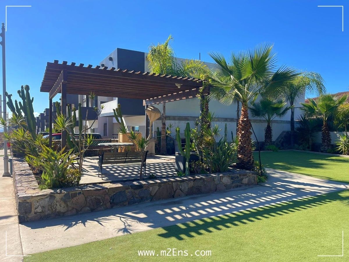 2 de 16: Pergola en el area infantil