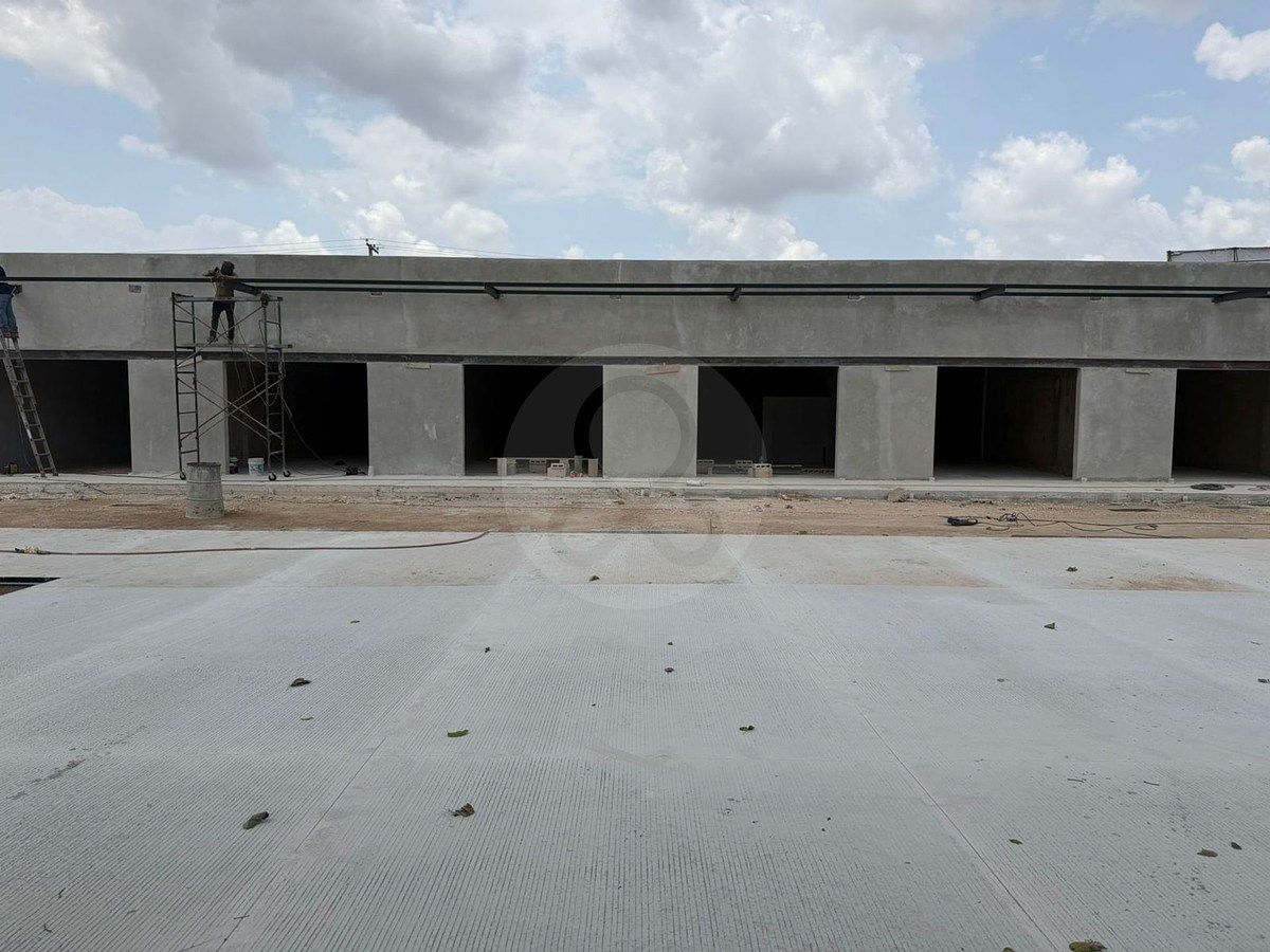Rental of Commercial Space 70 m2 in Xcanatún, photo 1 of 17