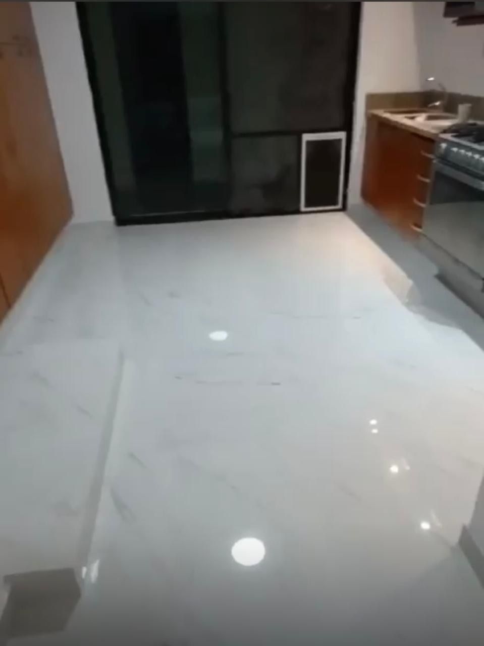 9 de 16: Piso nuevo de la casa