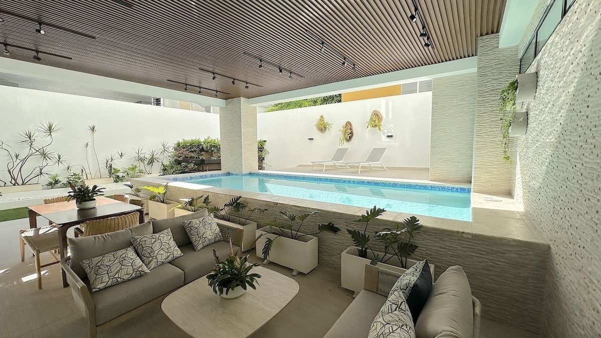 22 de 25: Terraza común y piscina