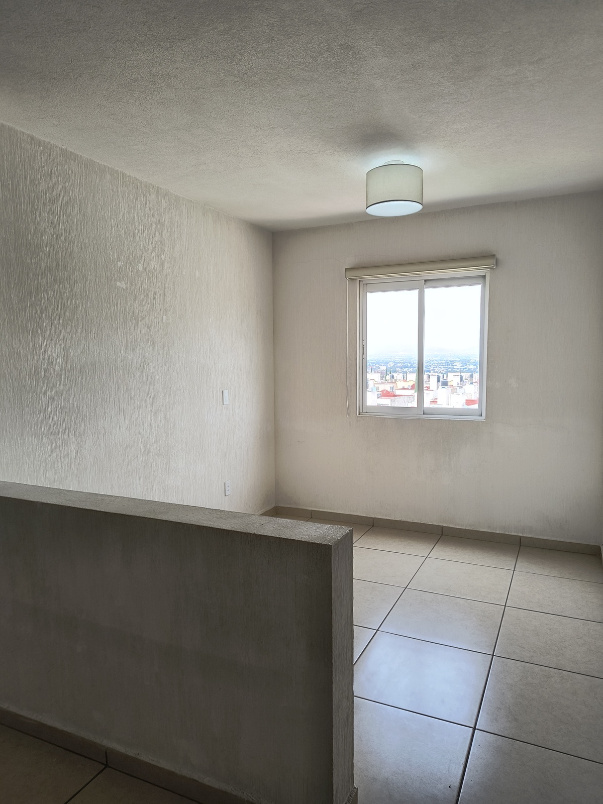 3 of 11: Sala de TV