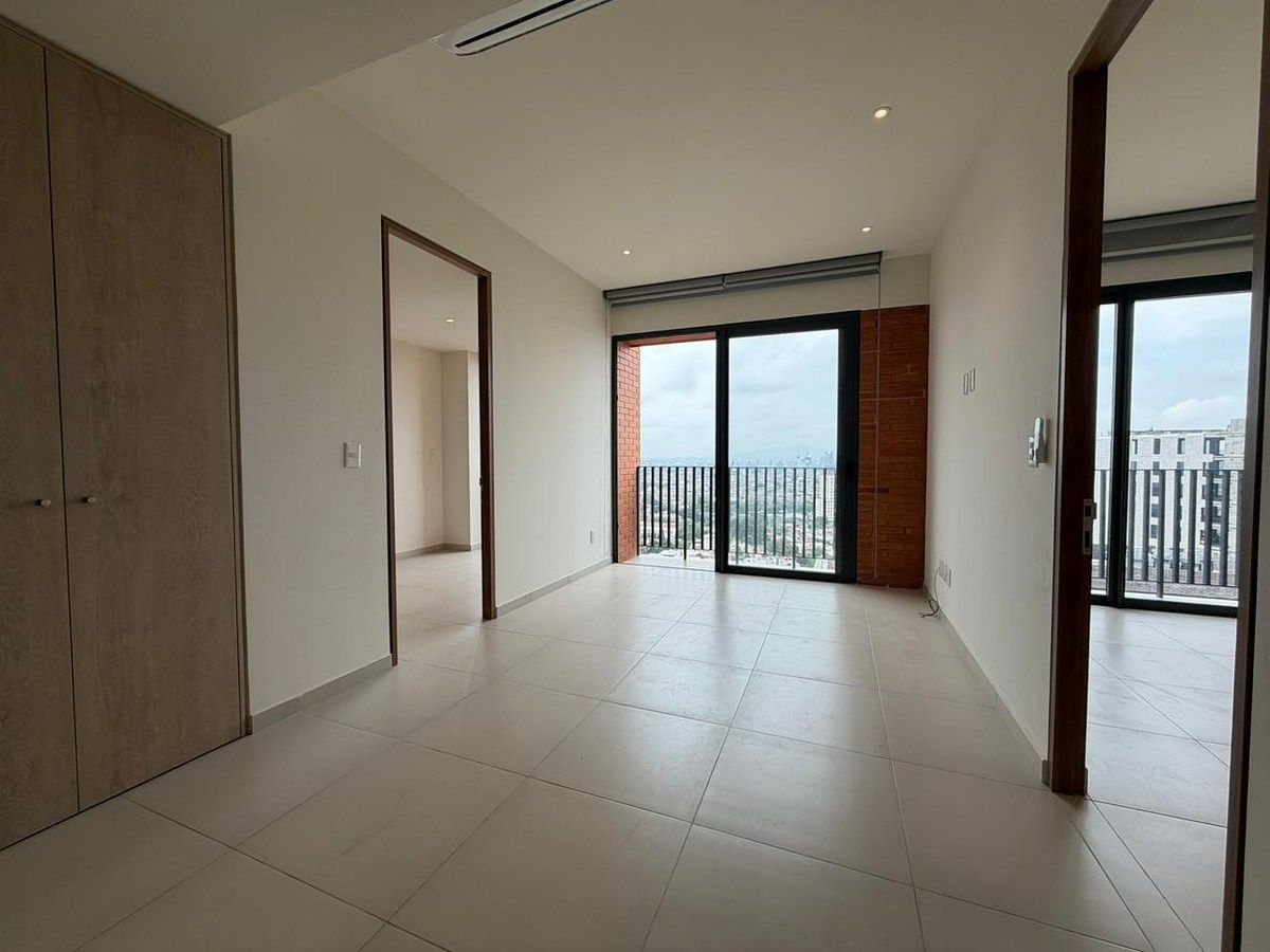 RENTA DEPARTAMENTO TORRE COUNTRY YU (VISTA ÚNICA) 2 recámaras, 60 m2, piso 22, foto 1 de 31