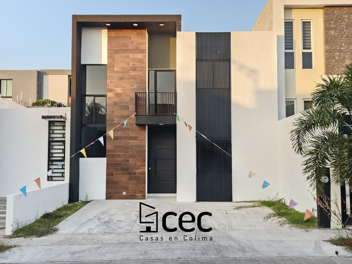 Residencia Dos Plantas, 3 Recámaras, 3 Baños, Cochera para 2 Autos