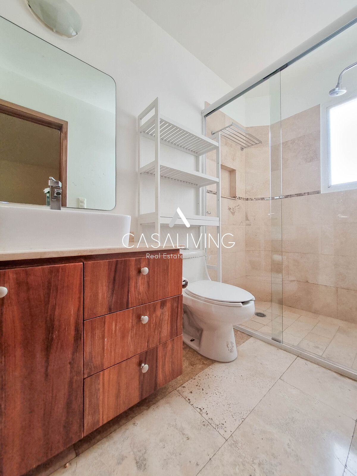 15 de 30: Baño de recámara secundaria (PB)