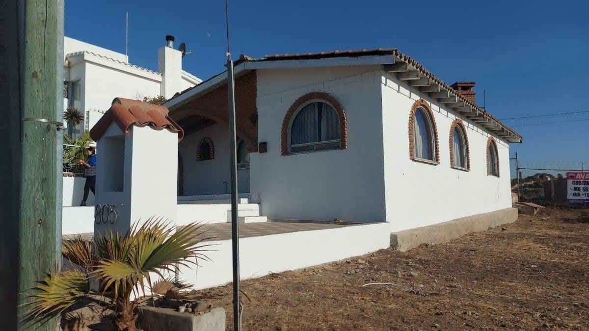 Light Fixer Uper Home, Rosarito-Tijuana