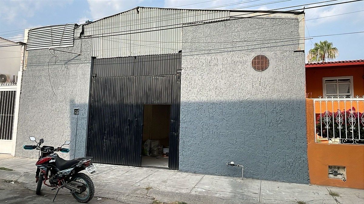 Commercial Storage Unit in Paraísos Del Colli, Zapopan, photo 3 of 12