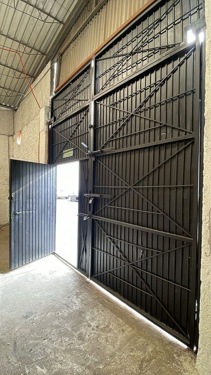 Commercial Storage Unit in Paraísos Del Colli, Zapopan, photo 2 of 12