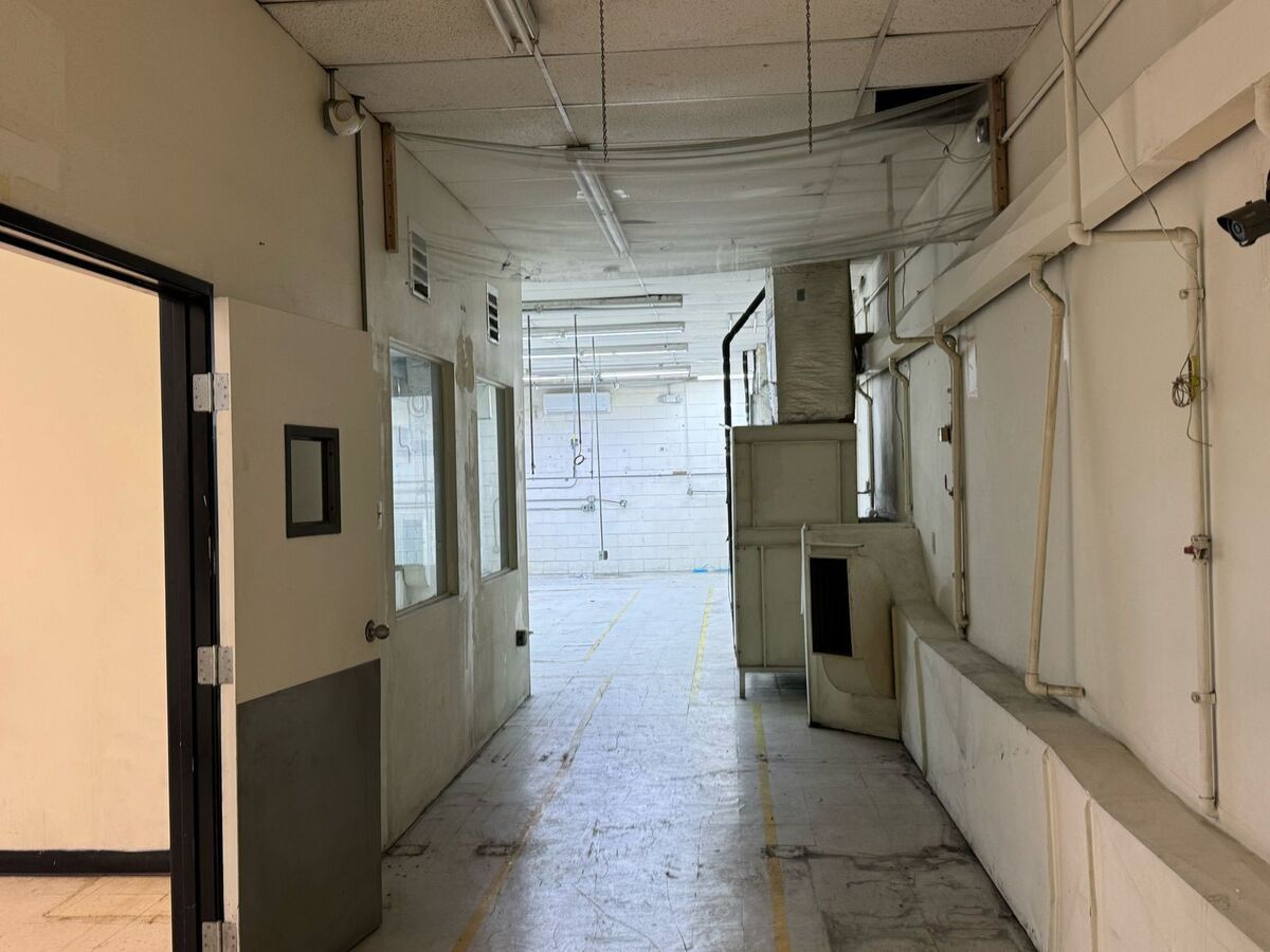 9 de 17: PASILLO INTERIOR 2