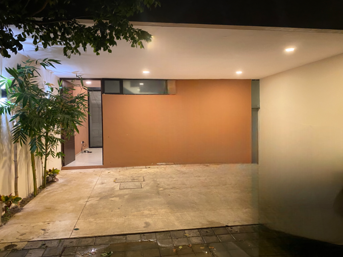 4 de 25: fachada TH