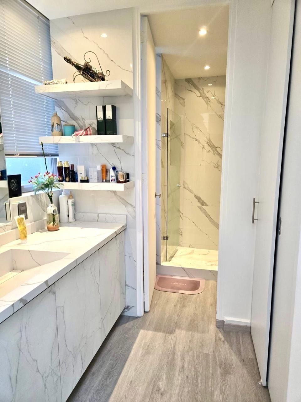 4 de 19: Baño amplio