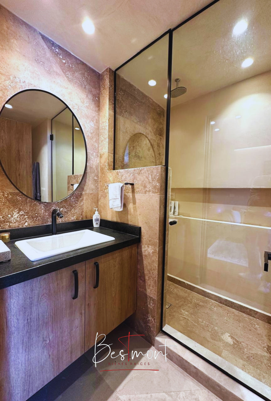 22 of 45: Baño completo Recámara secundaria 2