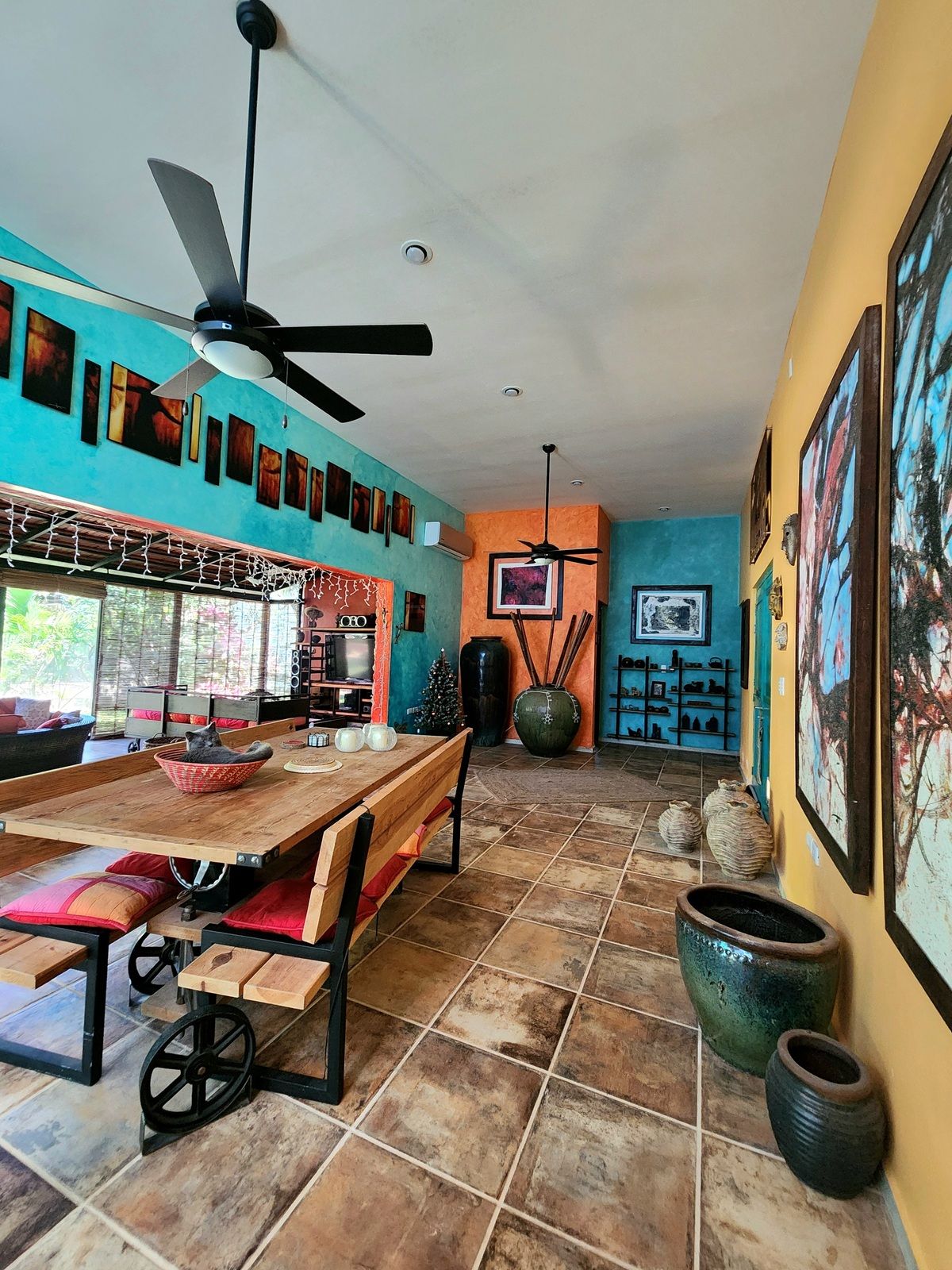 3 of 31: Comedor