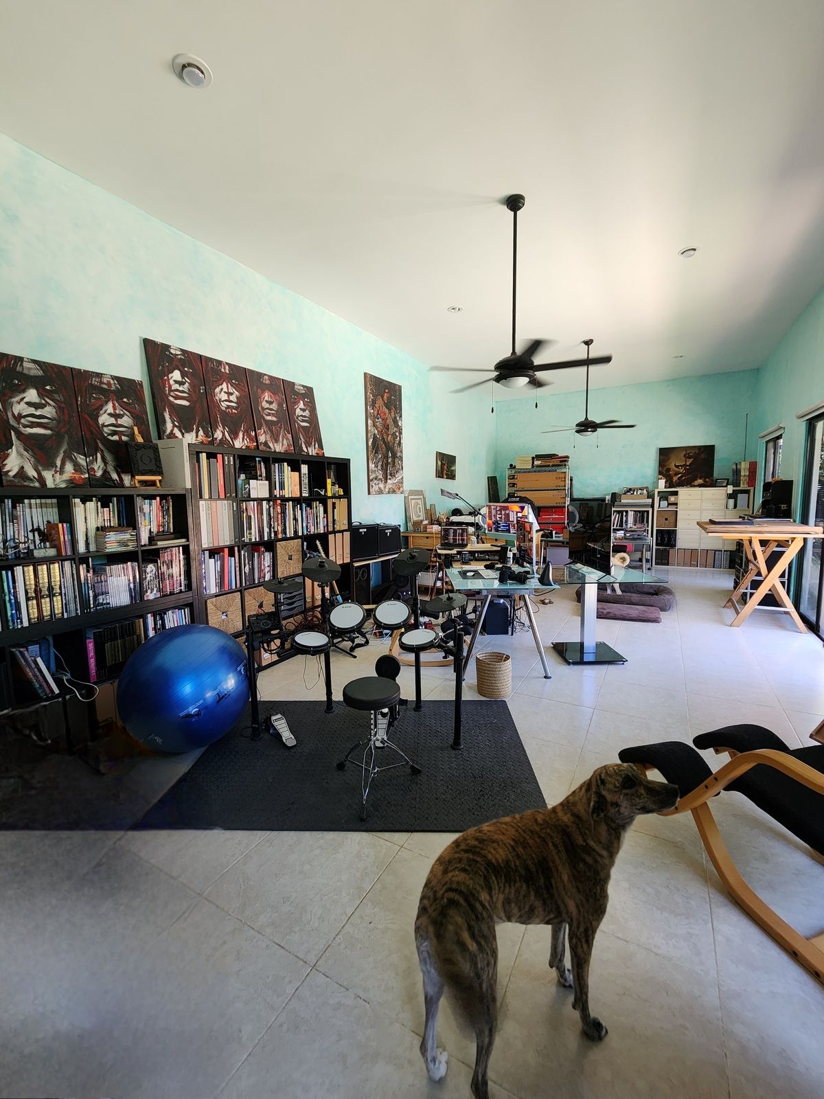 19 of 31: Family Room 1 con aire acondicionado.