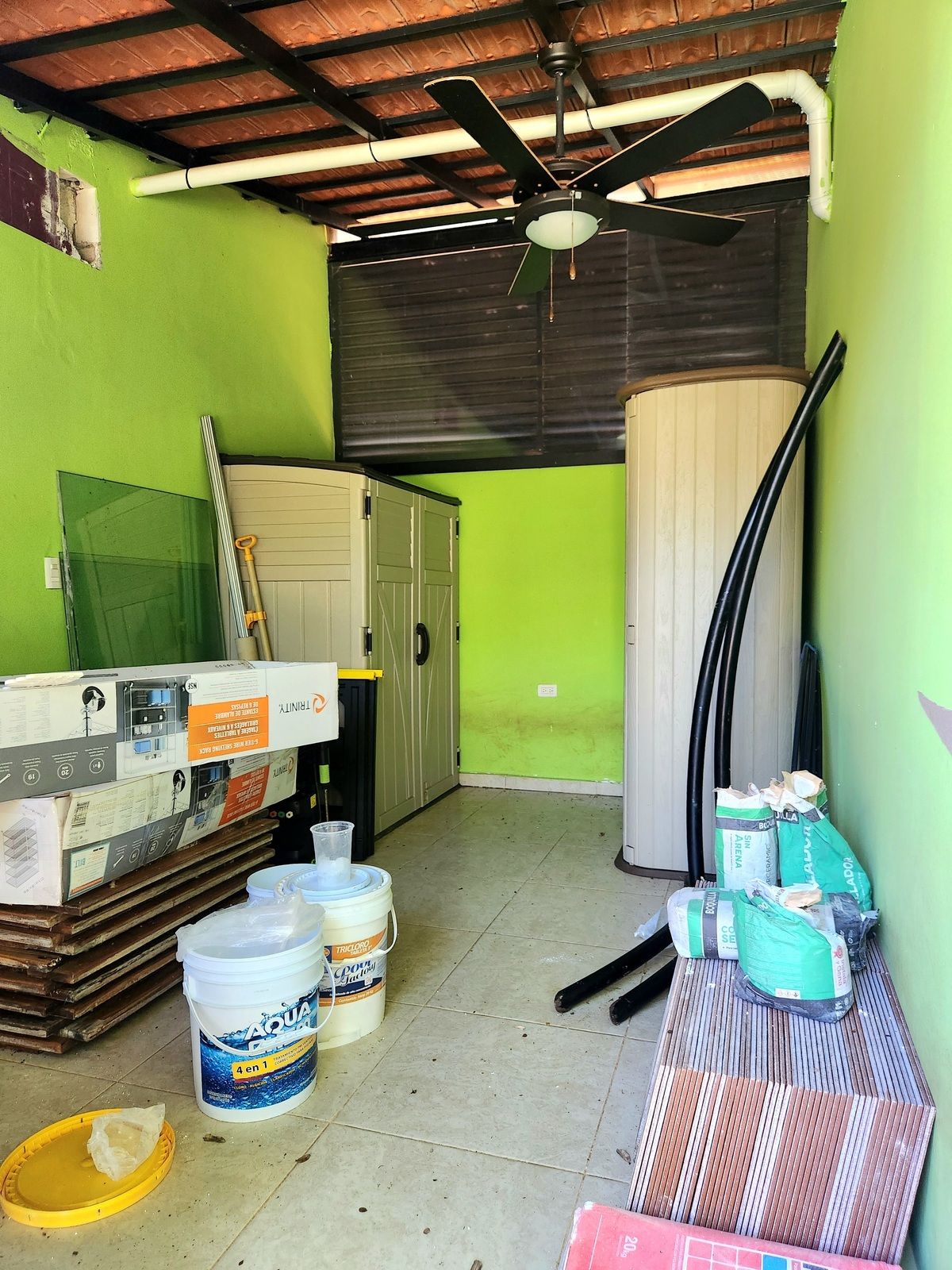21 of 31: Bodega de Family room 2.