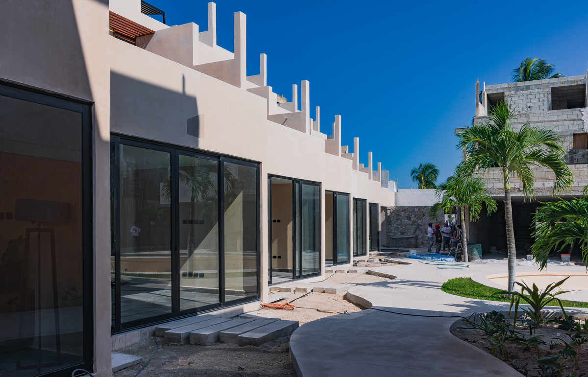 15 de 15: Fachadas y Alberca