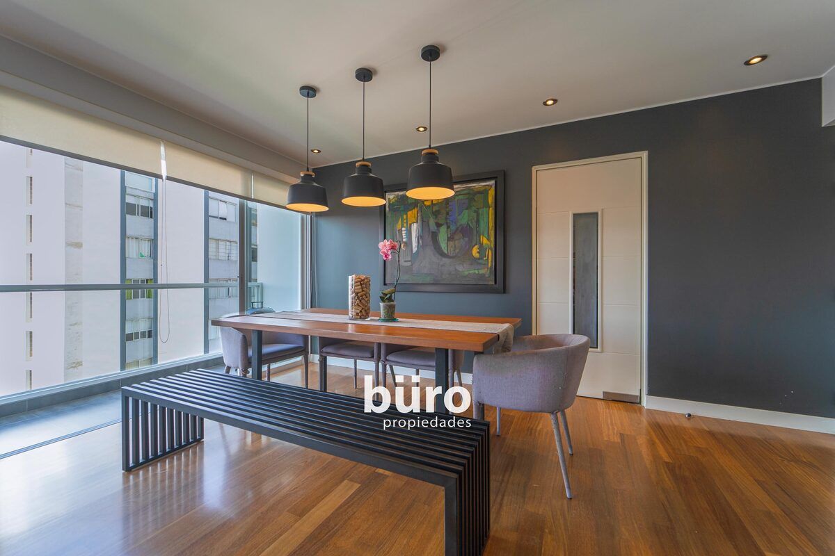 11 de 26: Comedor con balcón