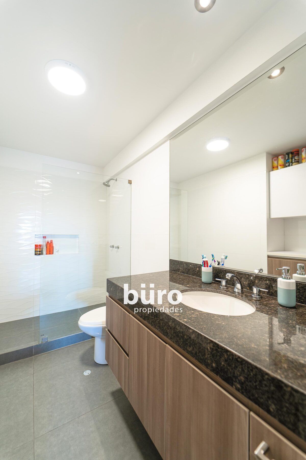 19 de 26: Baño principal