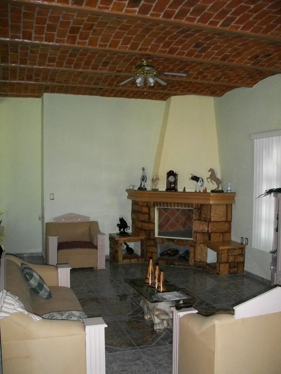 chimenea en sala