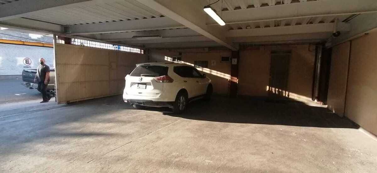 14 of 14: estacionamiento 2