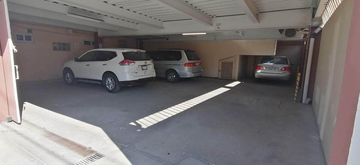 12 of 14: estacionamiento 3