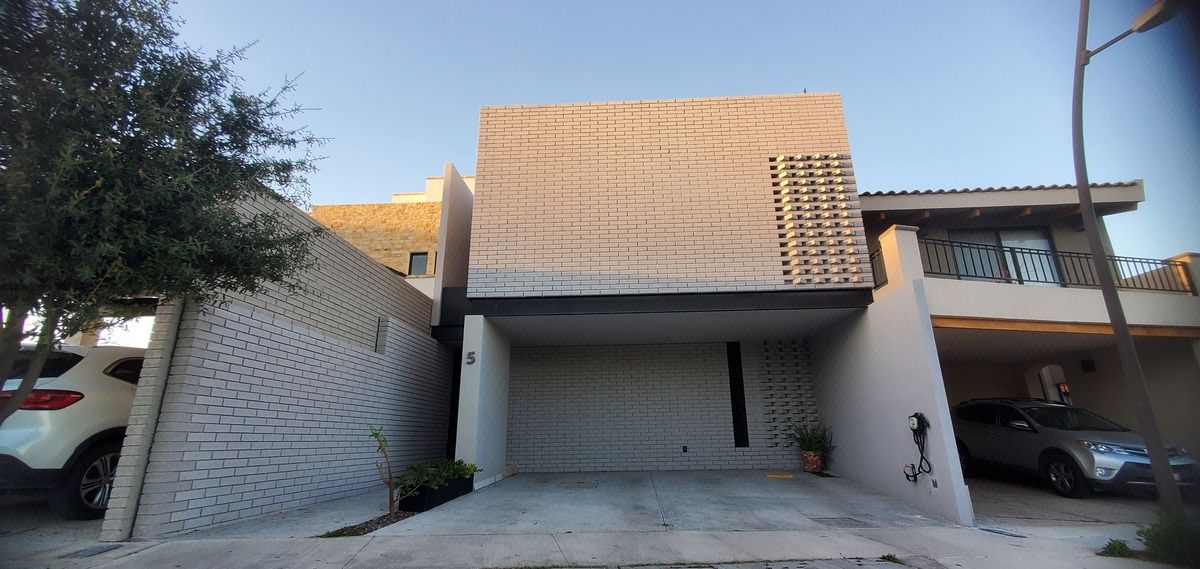 Casa en Venta Mayorazgo El Marqués – 3 Rec, Isla, Doble Altura