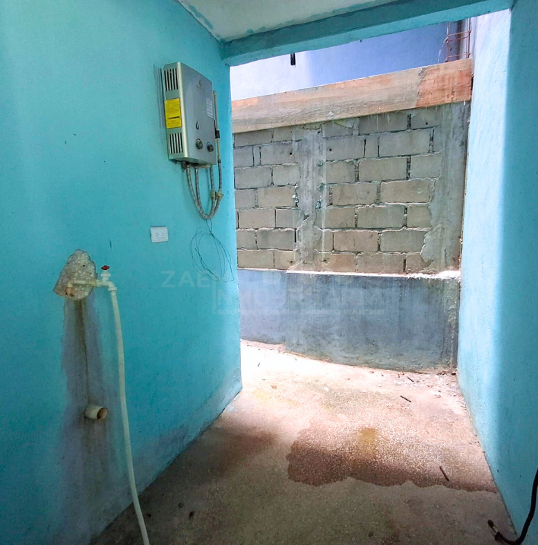 9 of 9: Patio de servicio